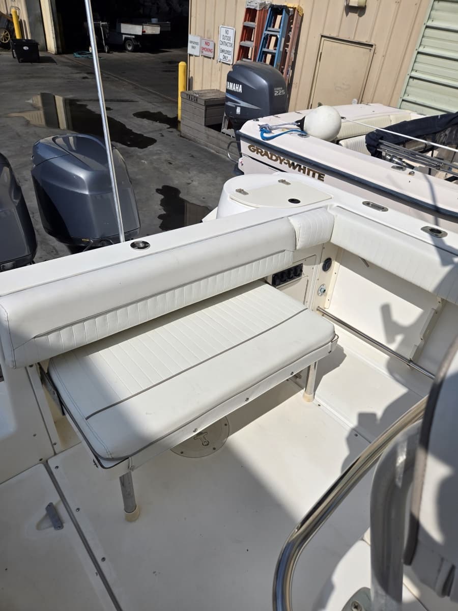 2000 Boston Whaler Outrage - Photo 9