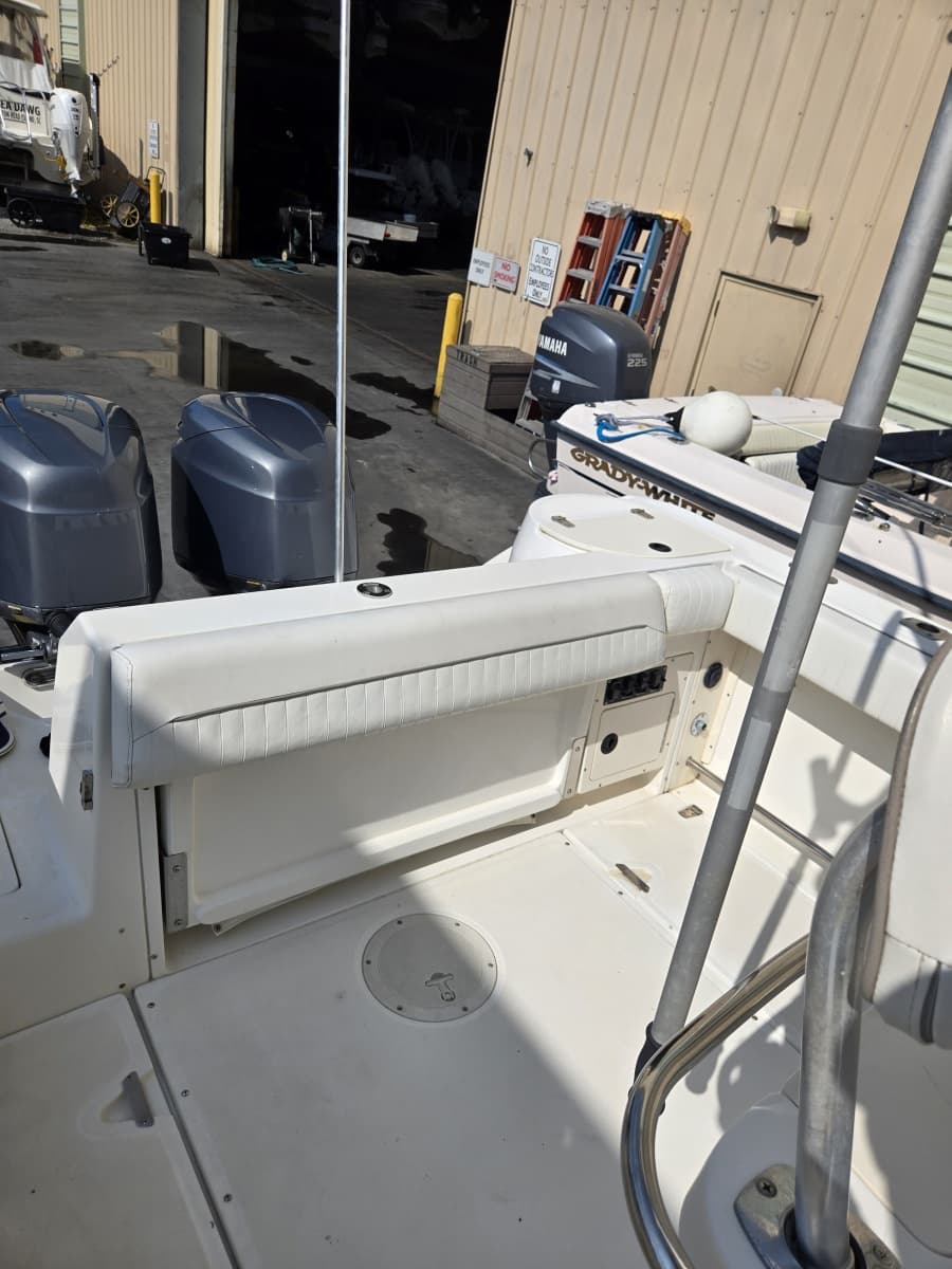 2000 Boston Whaler Outrage - Photo 8