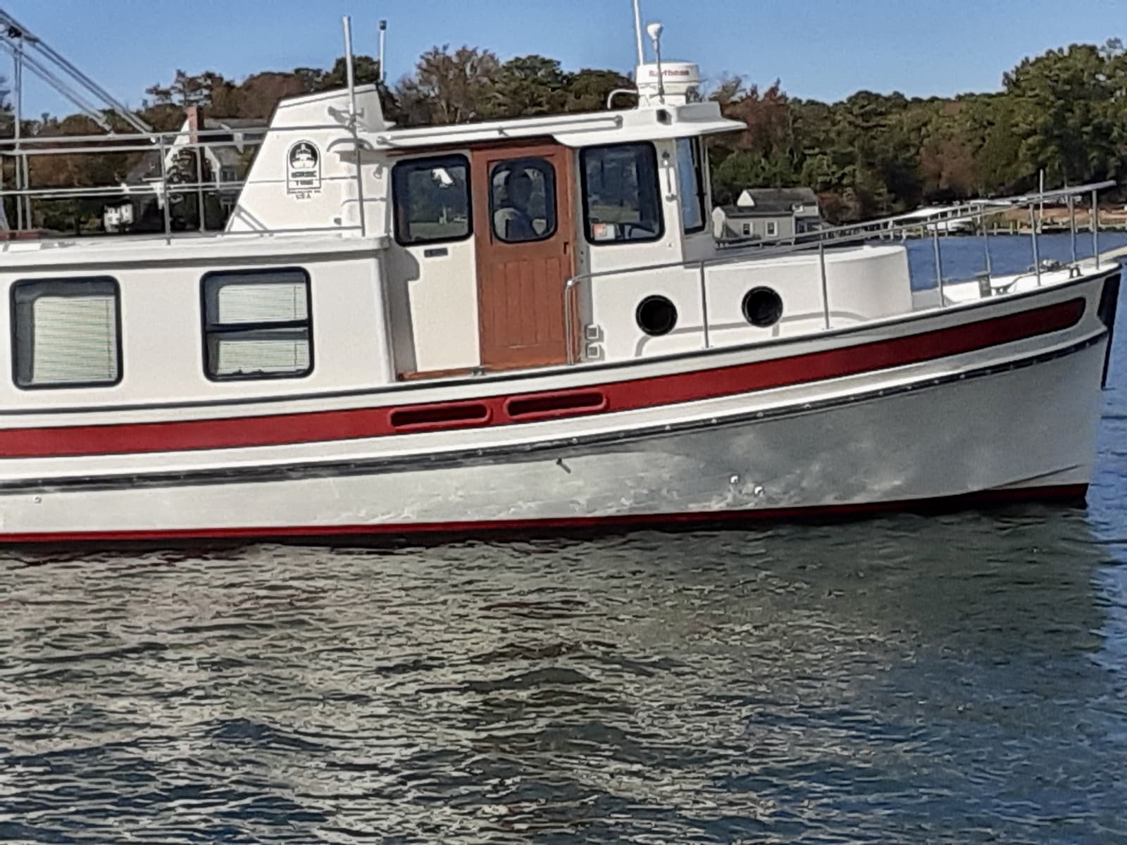 1998 Nordic Tugs 32 - Photo 2