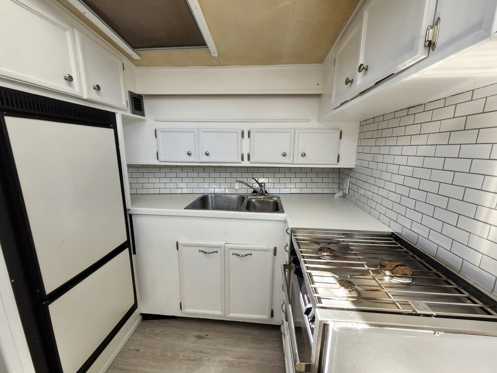 1977 Viking 43 DC - Photo 13