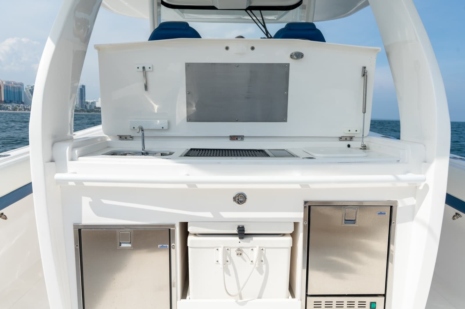2018 Intrepid 407 Panacea - Photo 33