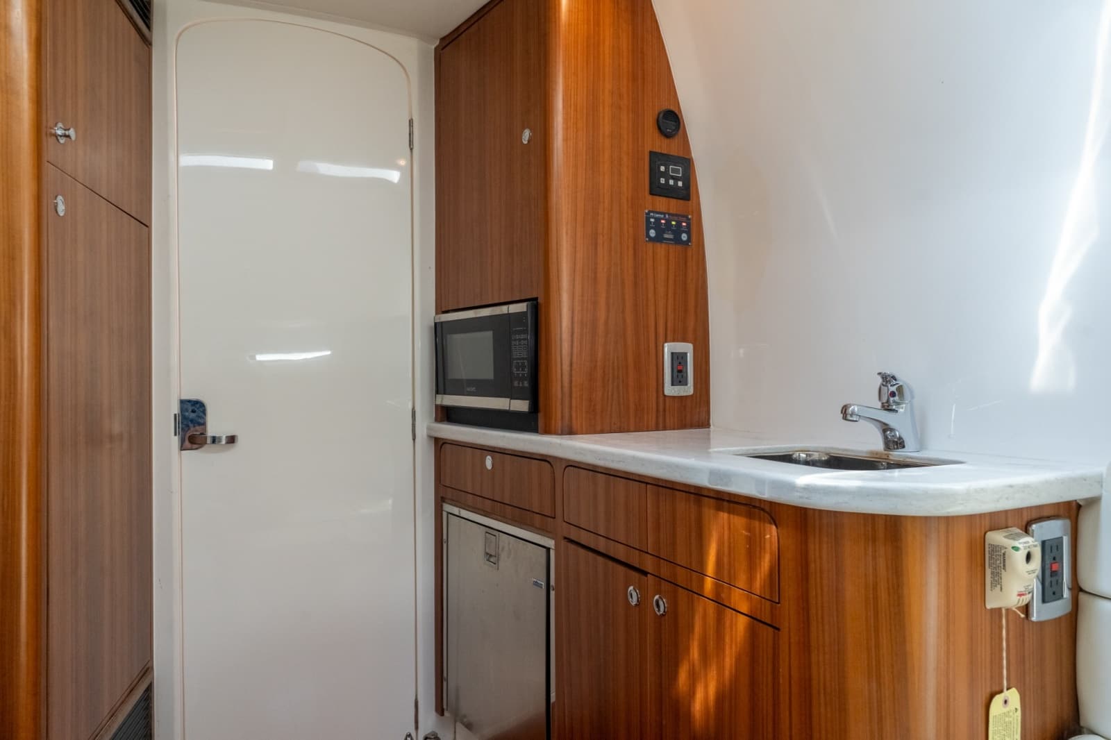 2018 Intrepid 407 Panacea - Photo 13