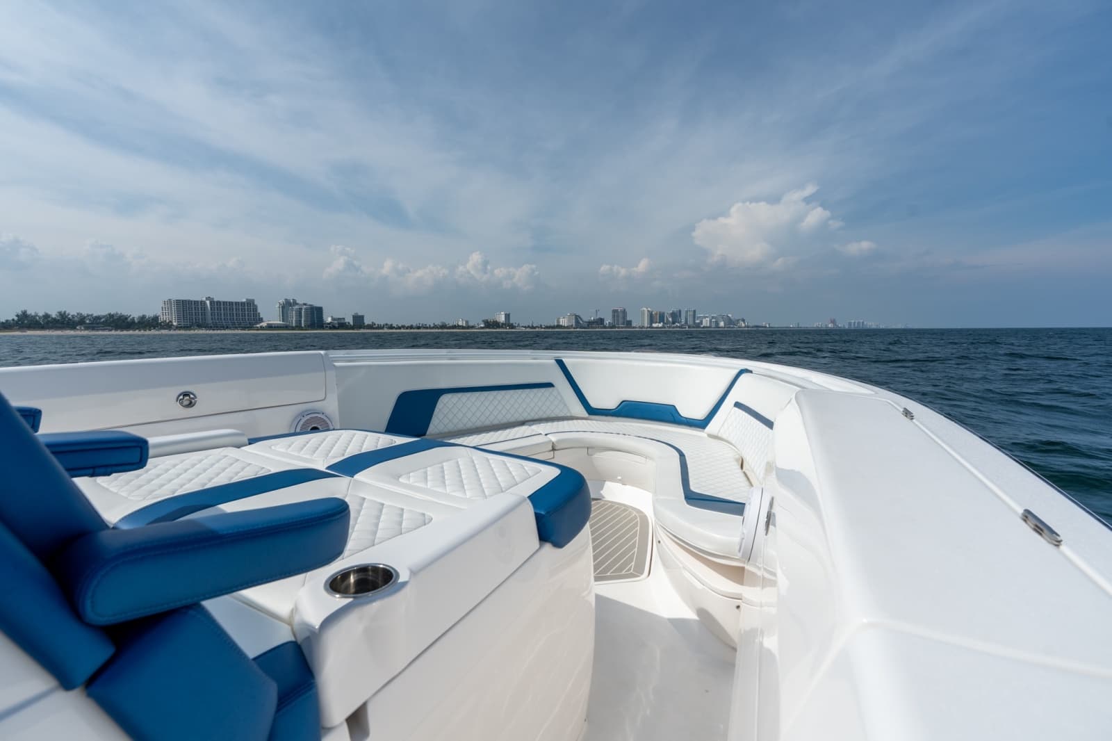 2018 Intrepid 407 Panacea - Photo 16