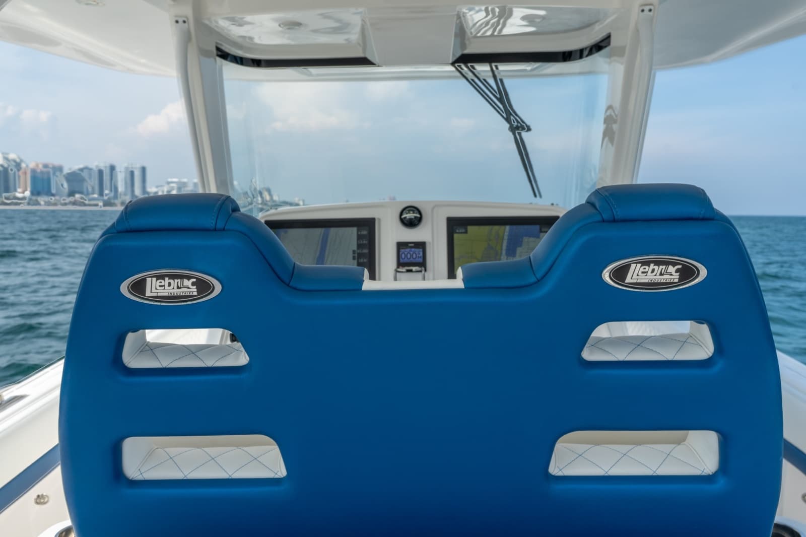 2018 Intrepid 407 Panacea - Photo 27