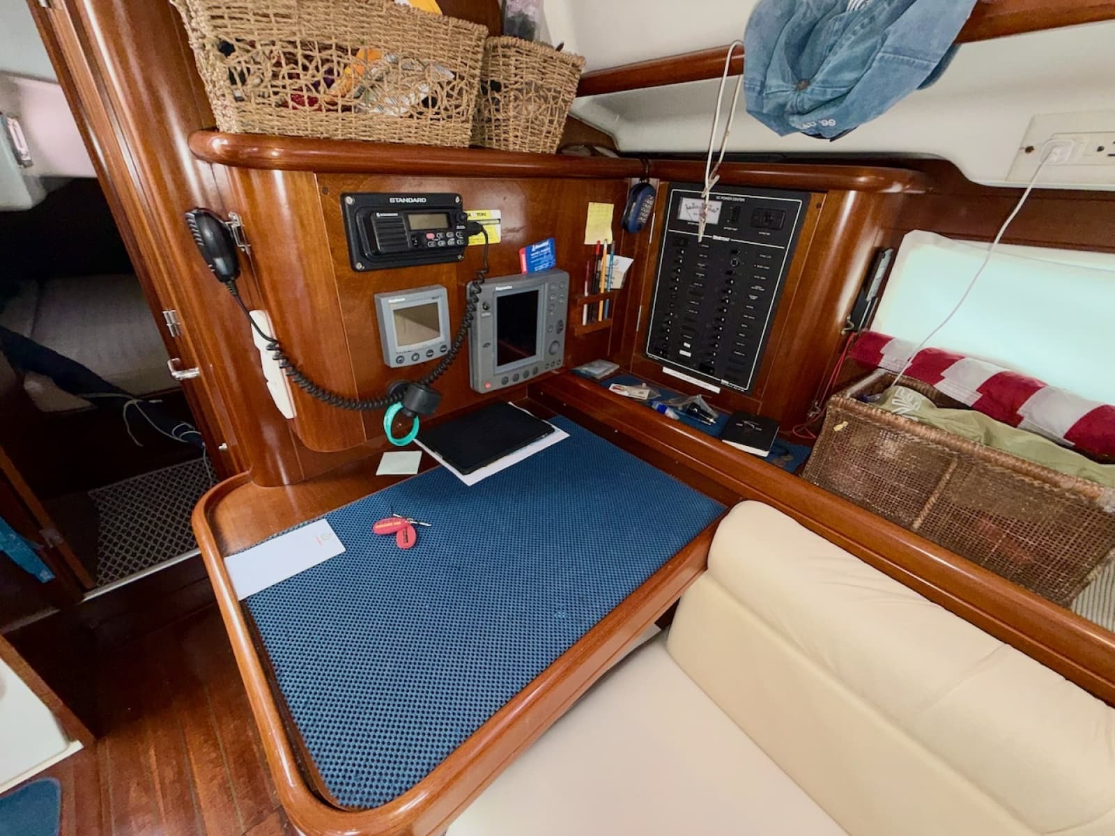 1999 Beneteau 411 - Photo 26