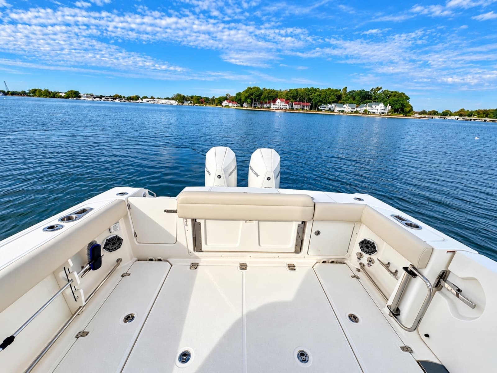 2024 Boston Whaler 330 Outrage - Photo 16