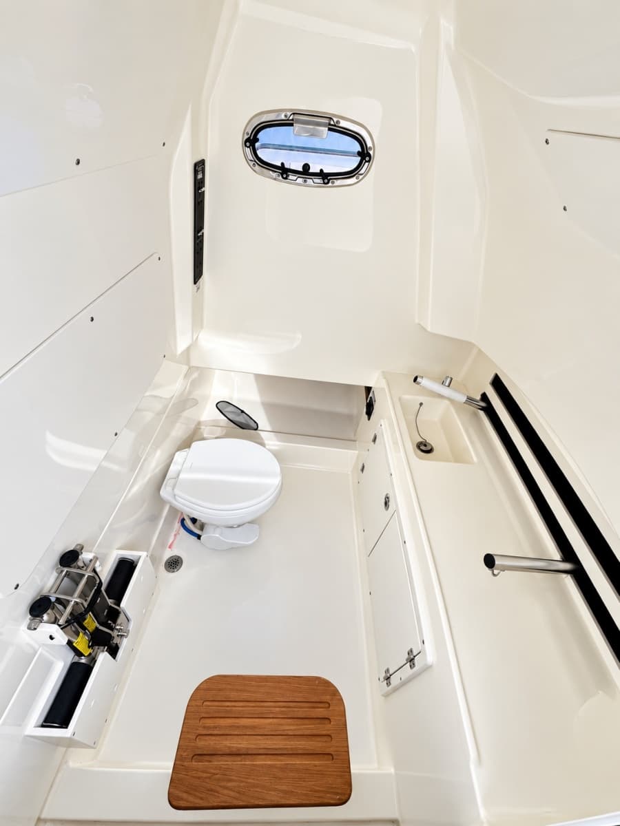 2024 Boston Whaler 330 Outrage - Photo 21