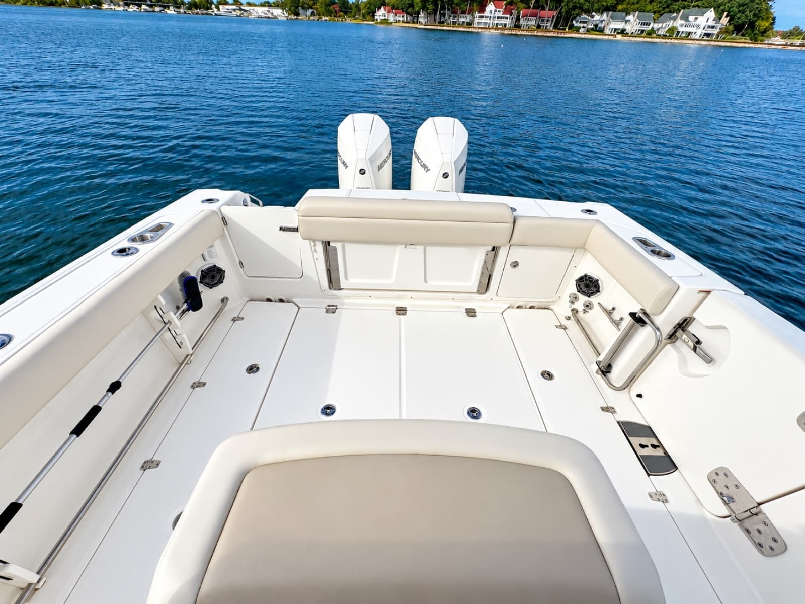 2024 Boston Whaler 330 Outrage - Photo 17