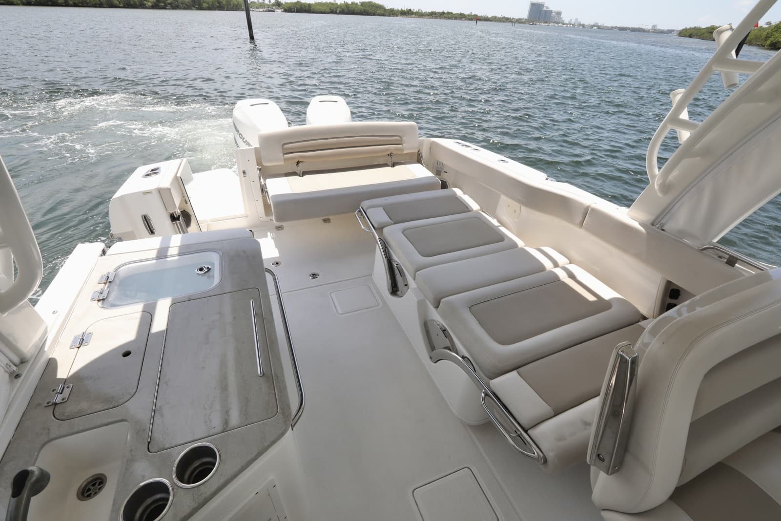 2016 Boston Whaler 320 Vantage - Photo 14