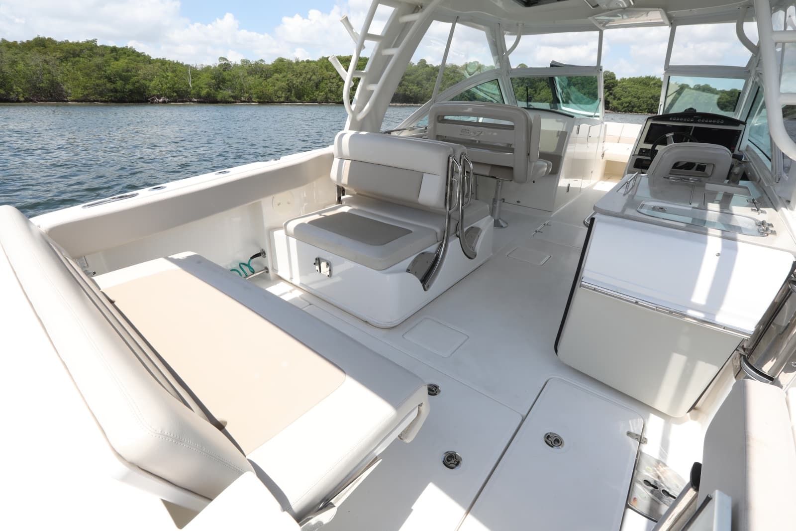2016 Boston Whaler 320 Vantage - Photo 12