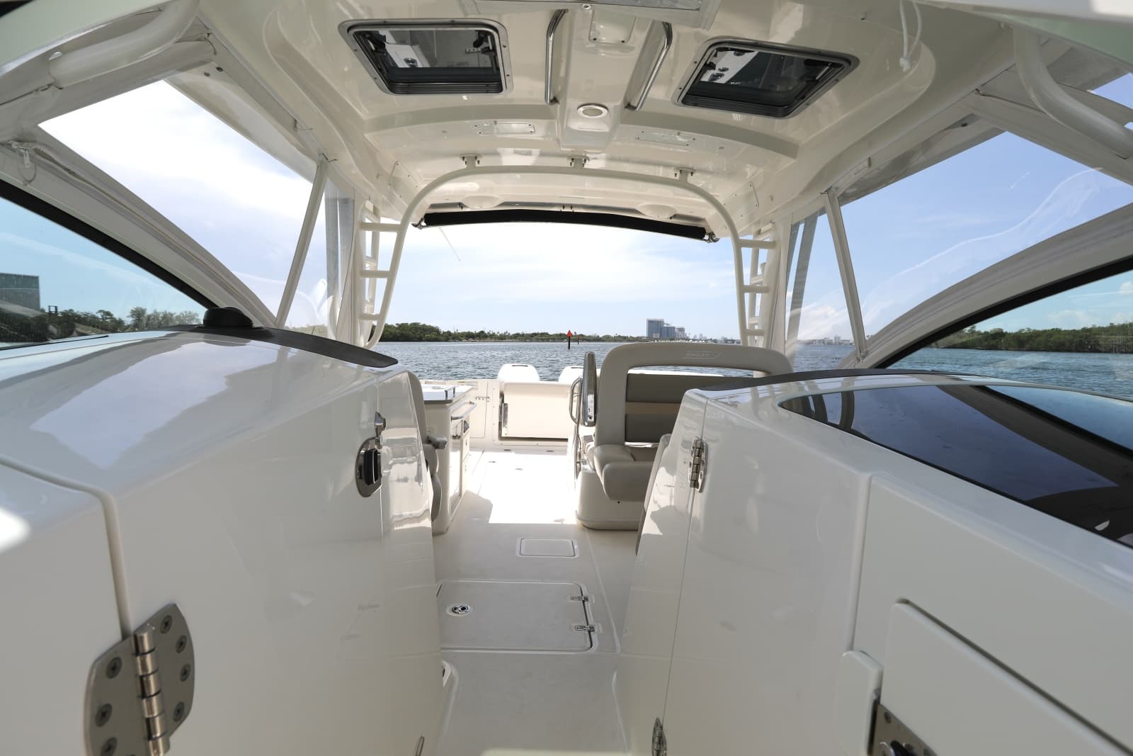 2016 Boston Whaler 320 Vantage - Photo 10