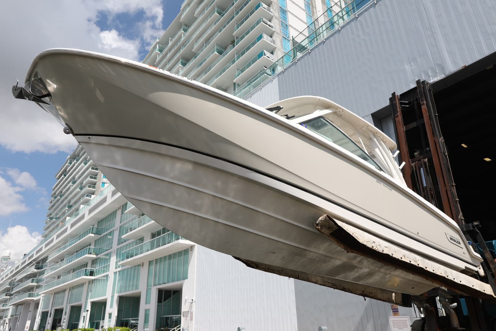 2016 Boston Whaler 320 Vantage - Photo 5