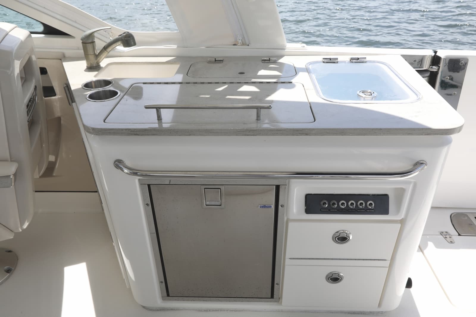 2016 Boston Whaler 320 Vantage - Photo 19