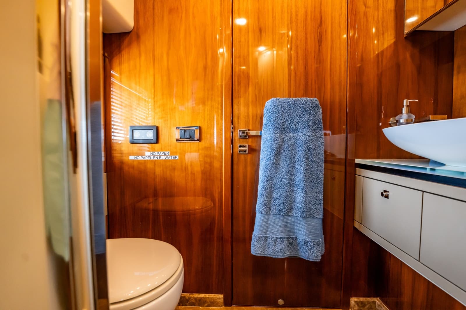 2009 Sunseeker Predator 84 - Photo 53