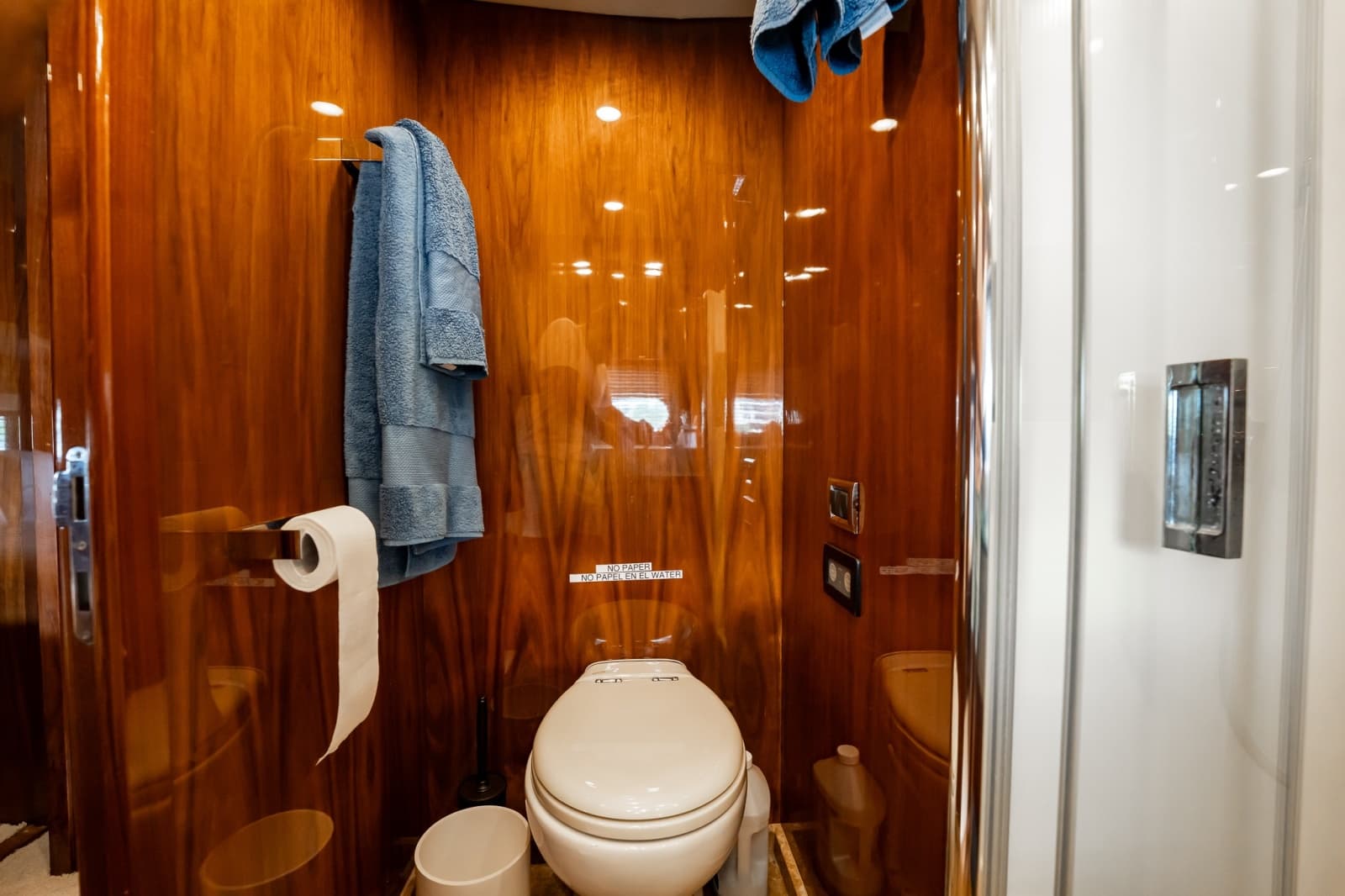 2009 Sunseeker Predator 84 - Photo 49