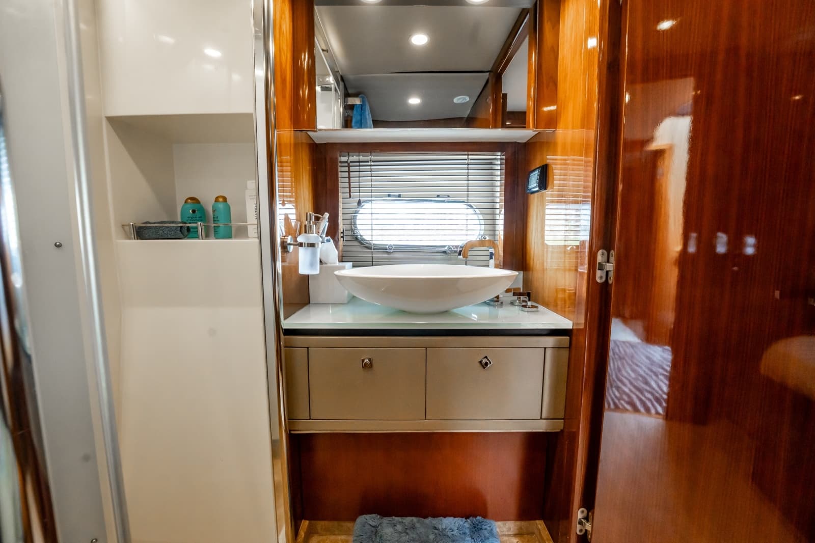 2009 Sunseeker Predator 84 - Photo 48