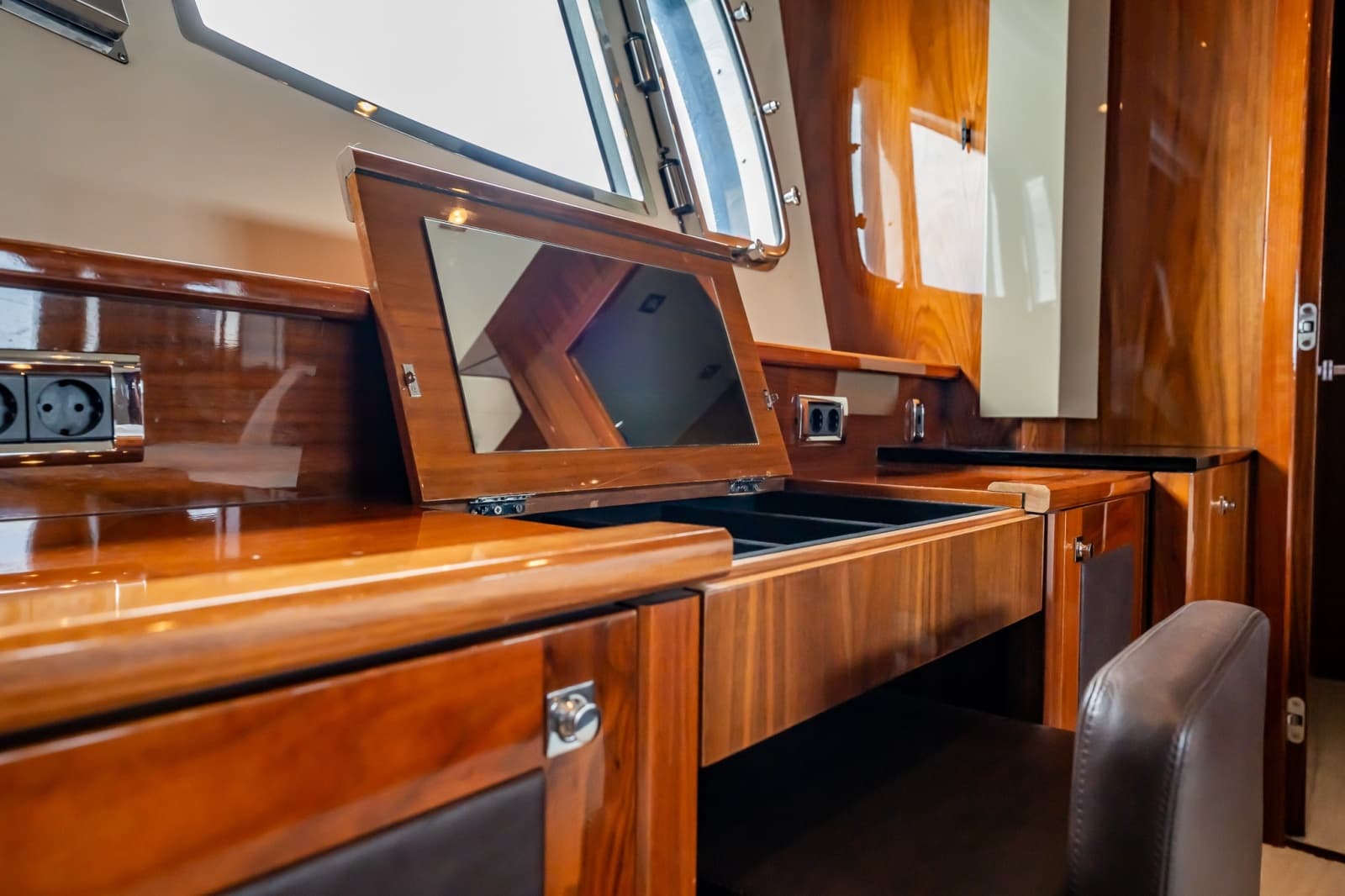 2009 Sunseeker Predator 84 - Photo 41