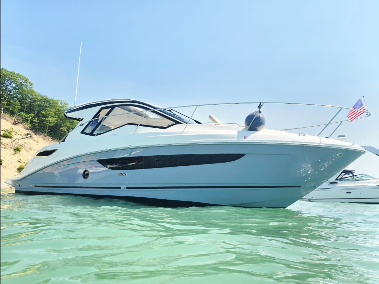 2017 Sea Ray 350 Sundancer Coupe - Photo 2
