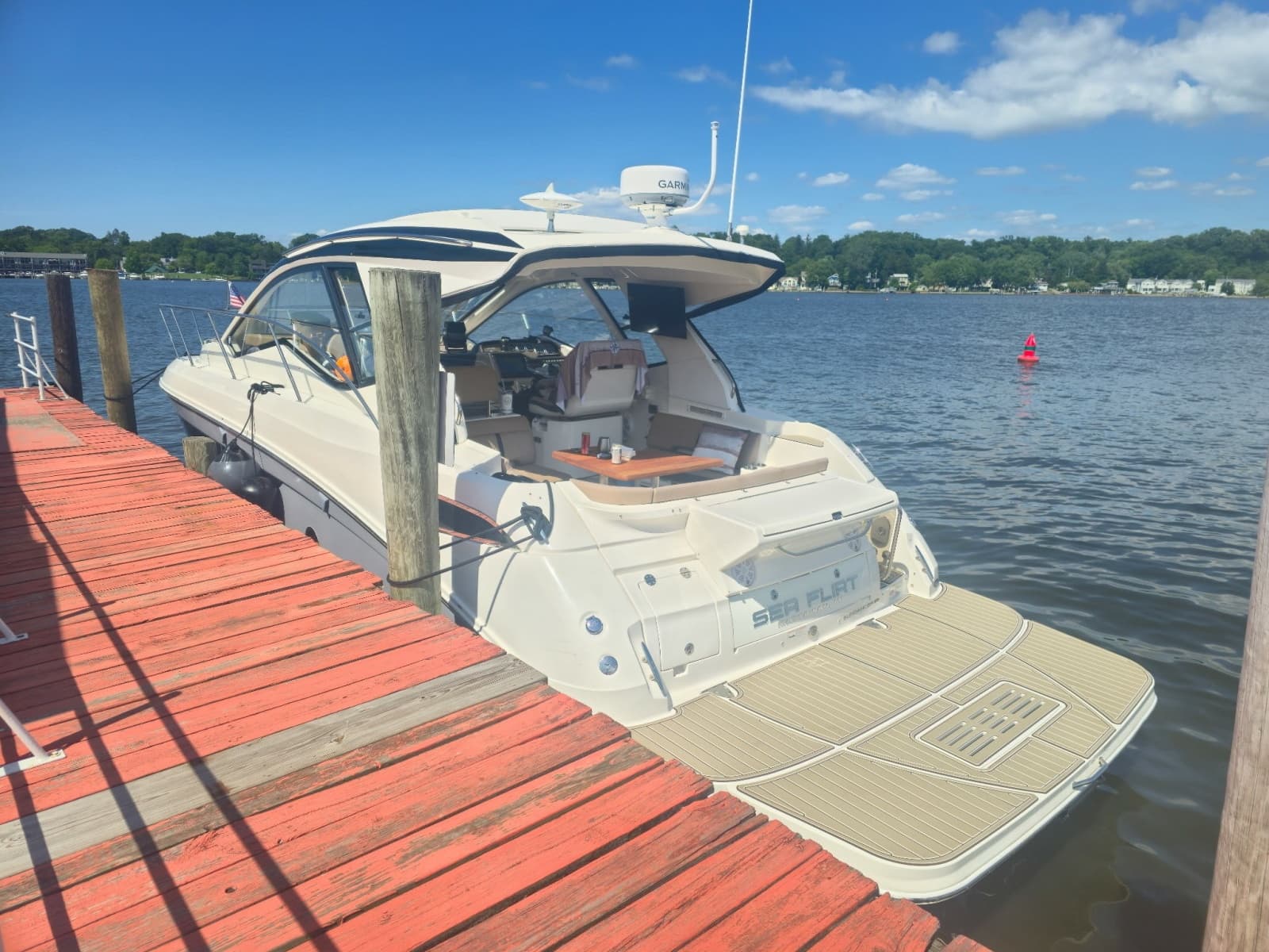 2017 Sea Ray 350 Sundancer Coupe - Photo 6