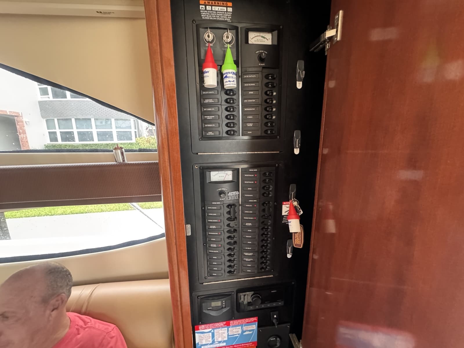 2008 Meridian 341 Sedan - Photo 20