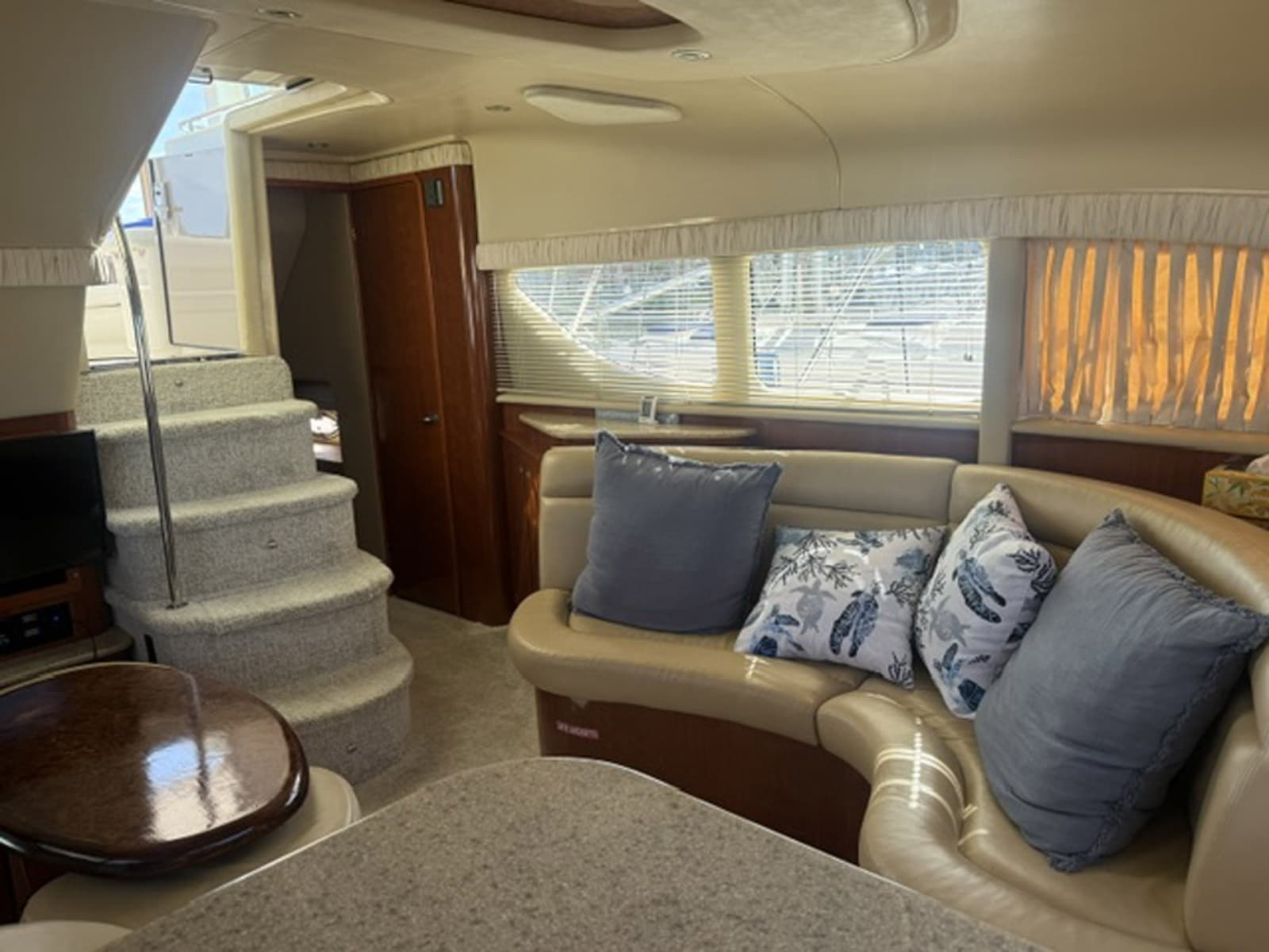 2004 Sea Ray 390 Motor Yacht - Photo 6