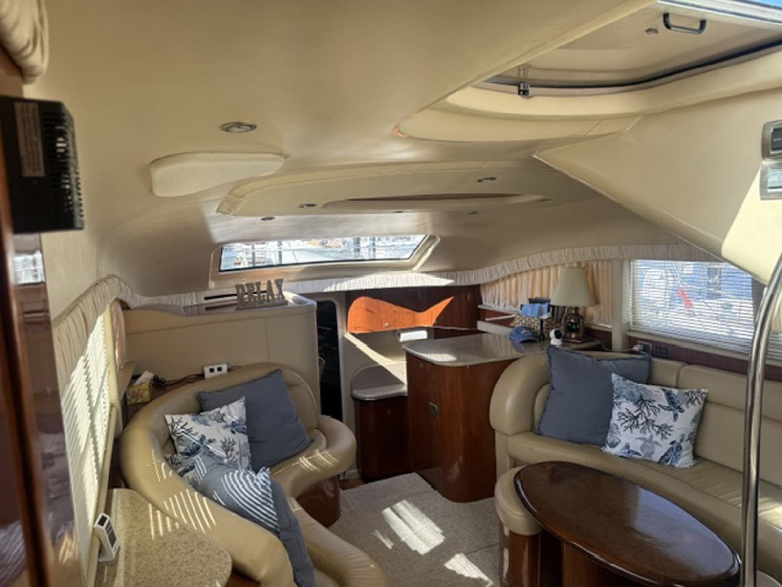 2004 Sea Ray 390 Motor Yacht - Photo 19