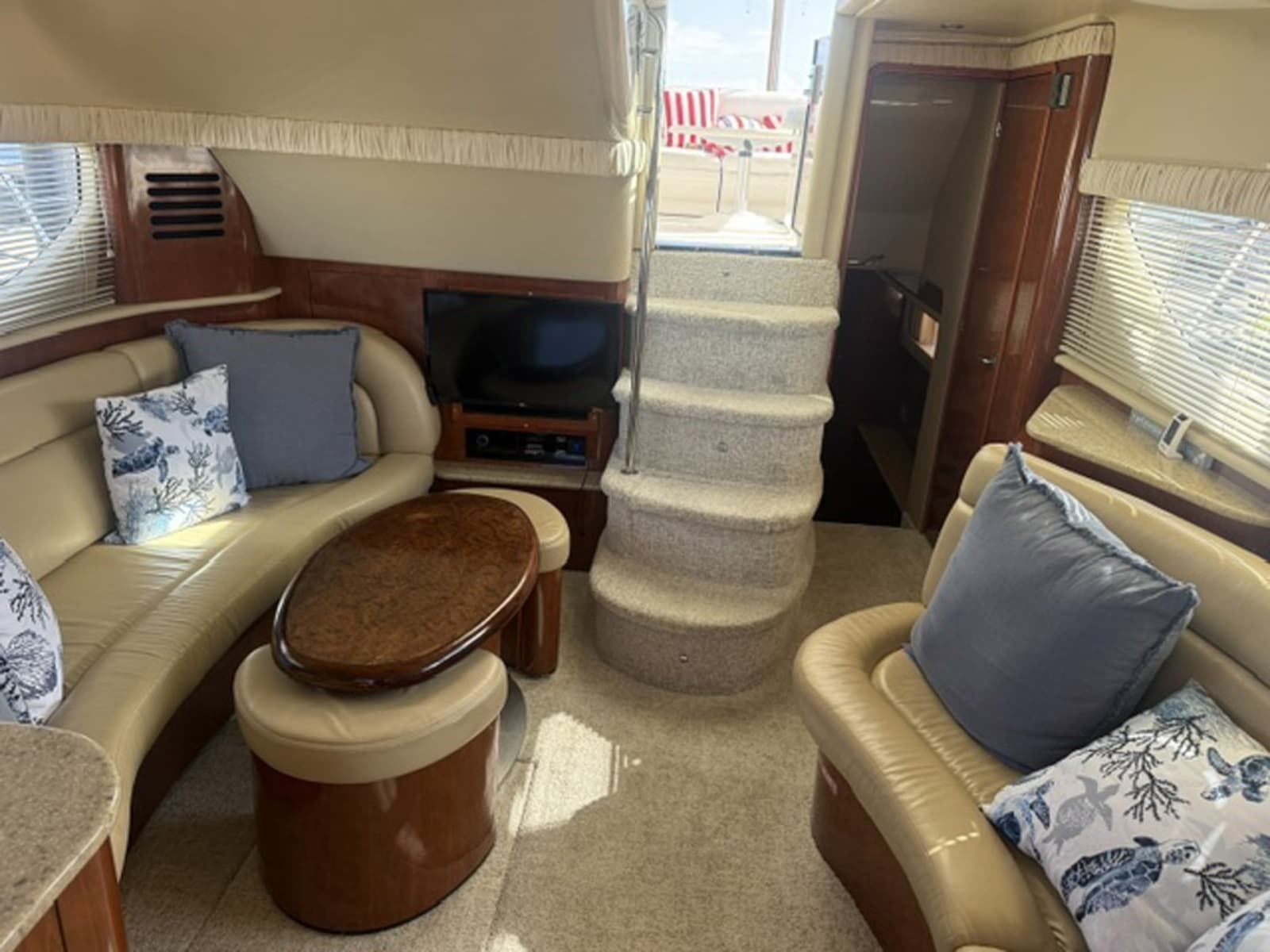 2004 Sea Ray 390 Motor Yacht - Photo 5