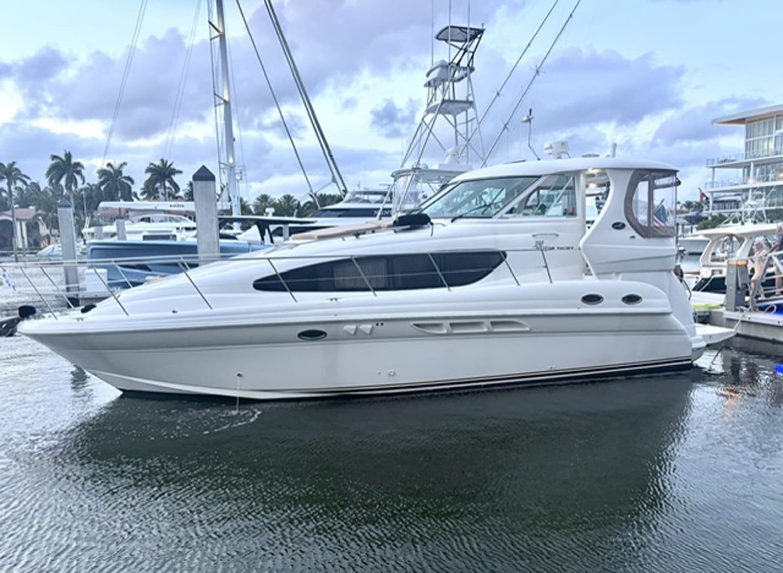 2004 Sea Ray 390 Motor Yacht - Photo 1