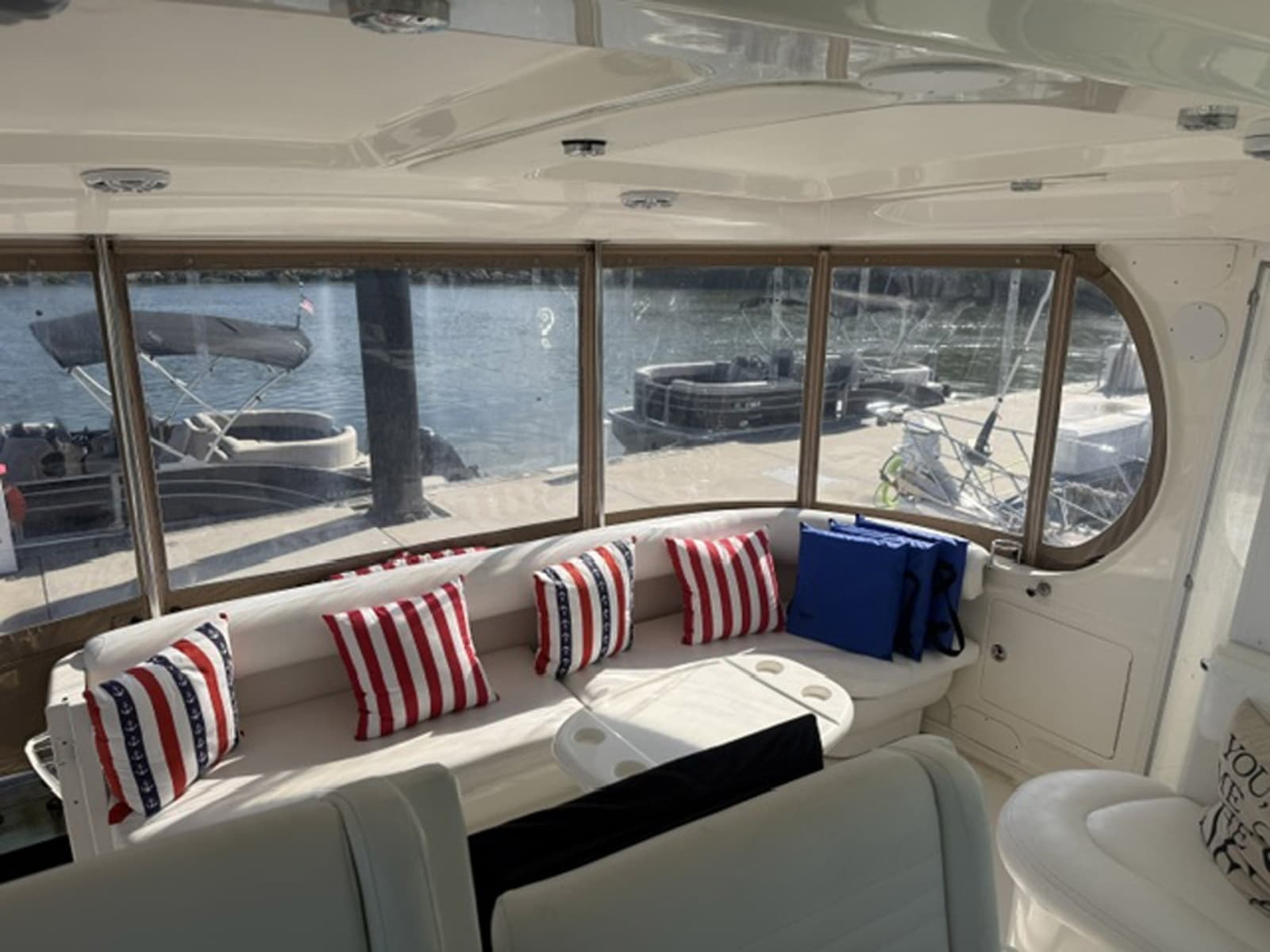 2004 Sea Ray 390 Motor Yacht - Photo 4