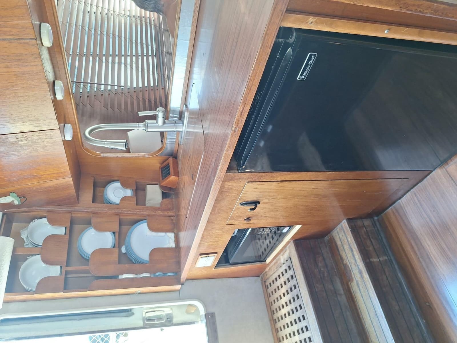 1988 Birchwood 44TS Motor Yacht - Photo 40