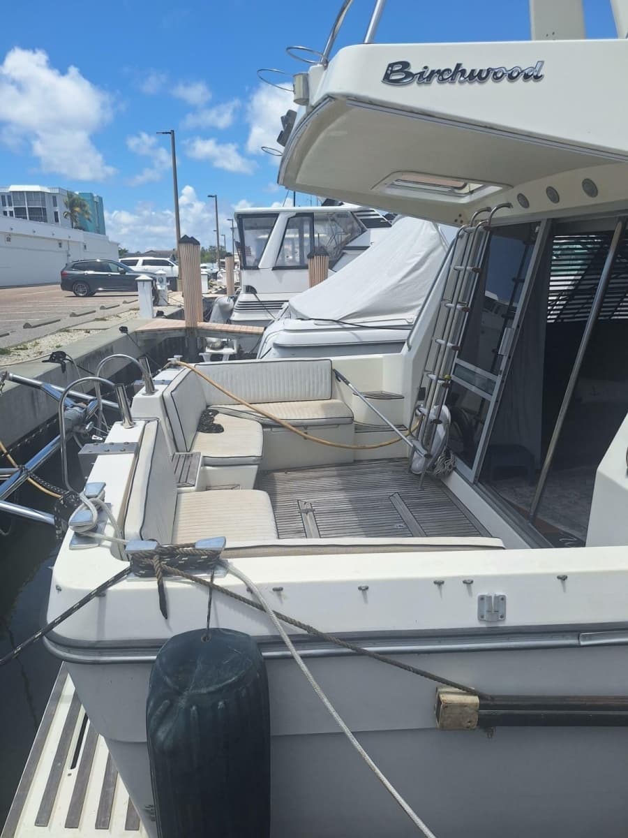 1988 Birchwood 44TS Motor Yacht - Photo 5