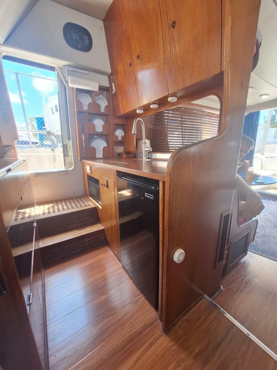 1988 Birchwood 44TS Motor Yacht - Photo 12