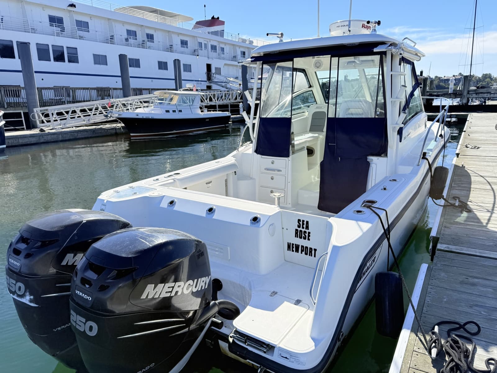 2012 Boston Whaler  - Photo 9