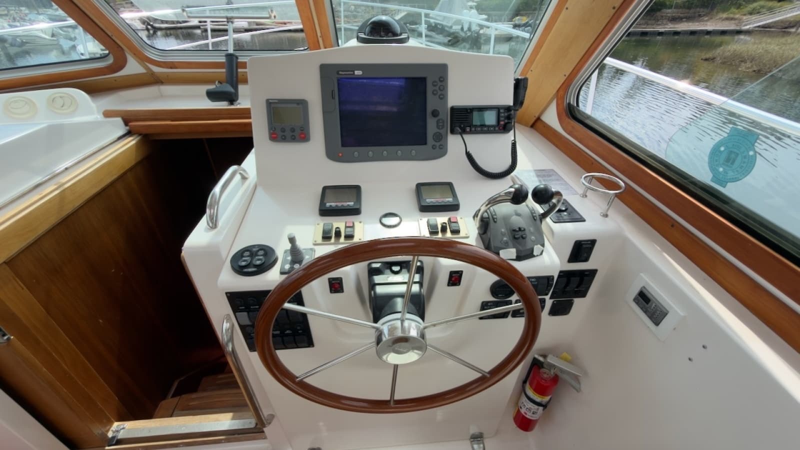 2007 Sabre 34 Express - Photo 11