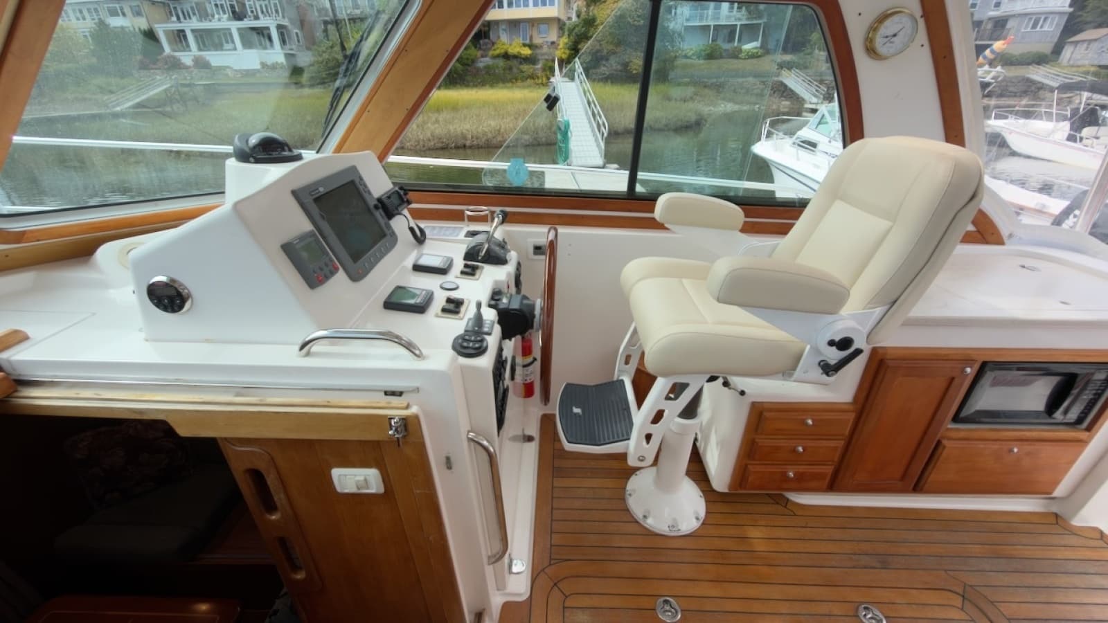 2007 Sabre 34 Express - Photo 8