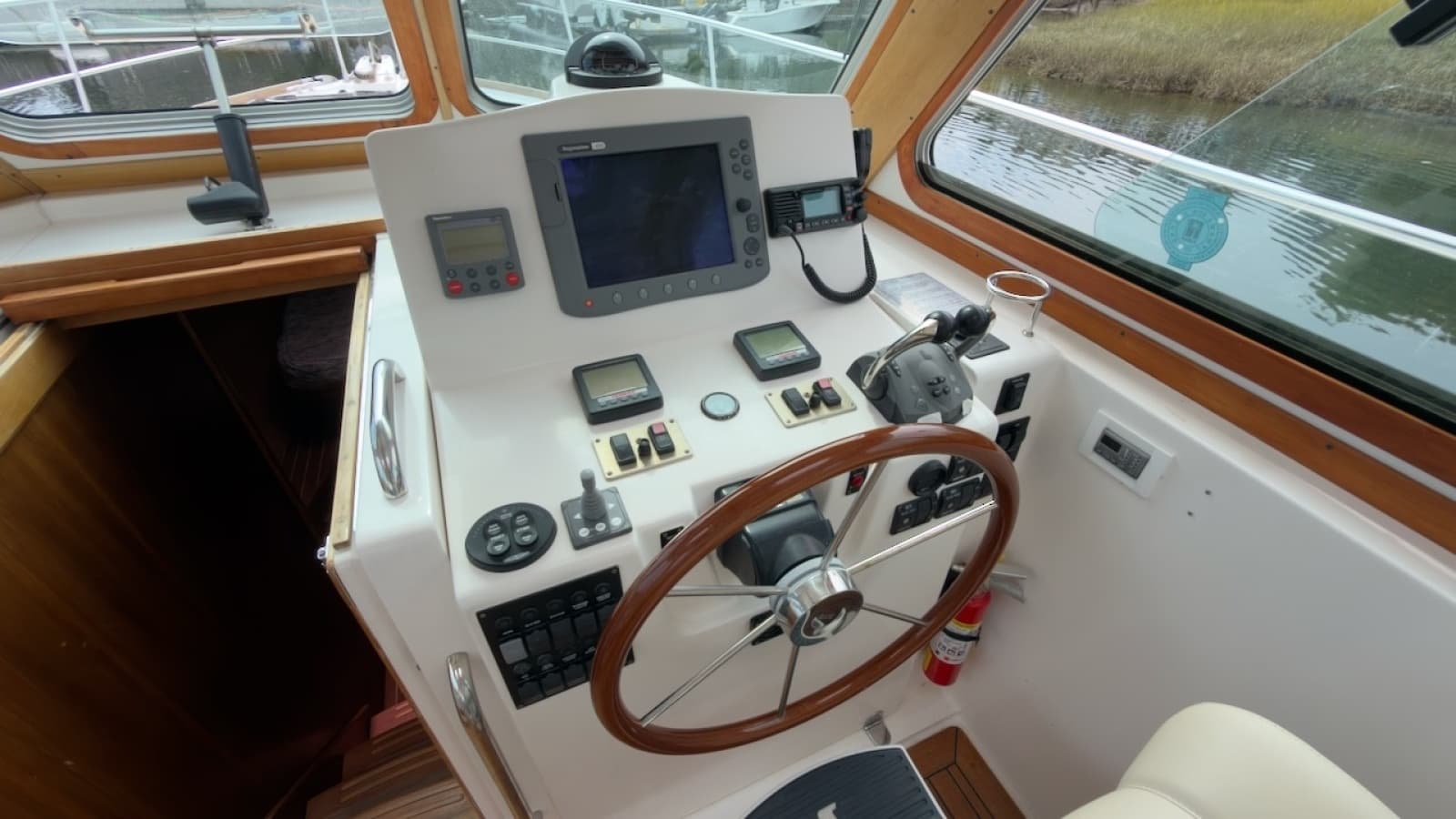 2007 Sabre 34 Express - Photo 10