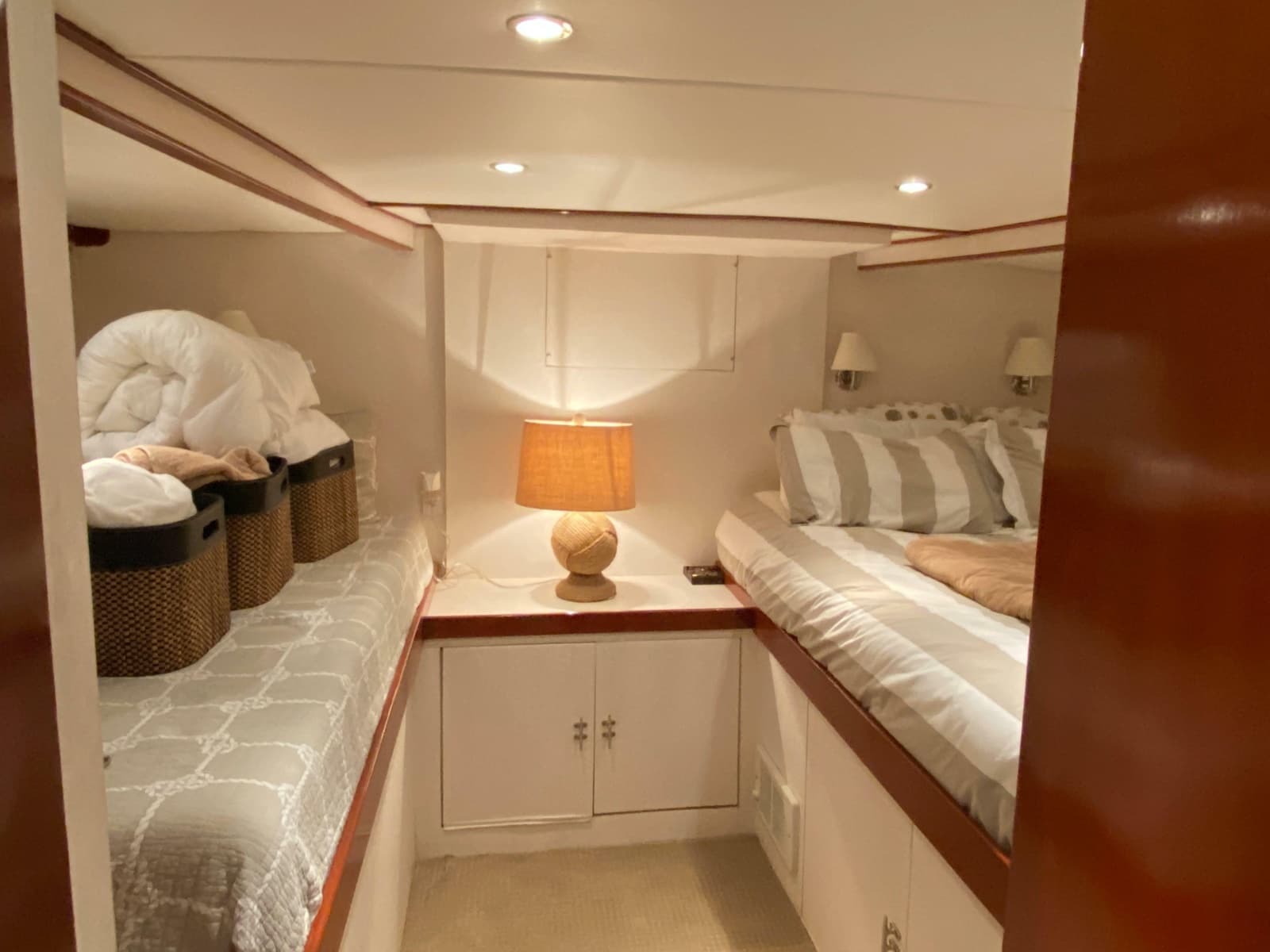 1973 Chris-Craft 47 Commander - Photo 8