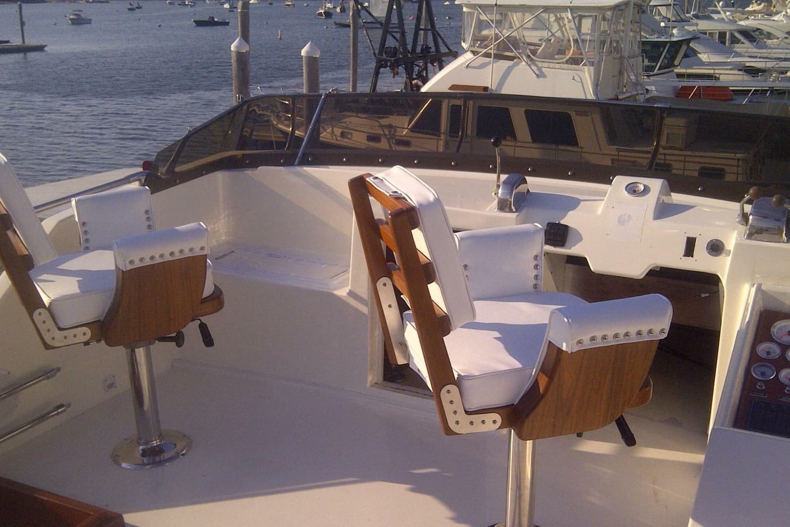 1973 Chris-Craft 47 Commander - Photo 19