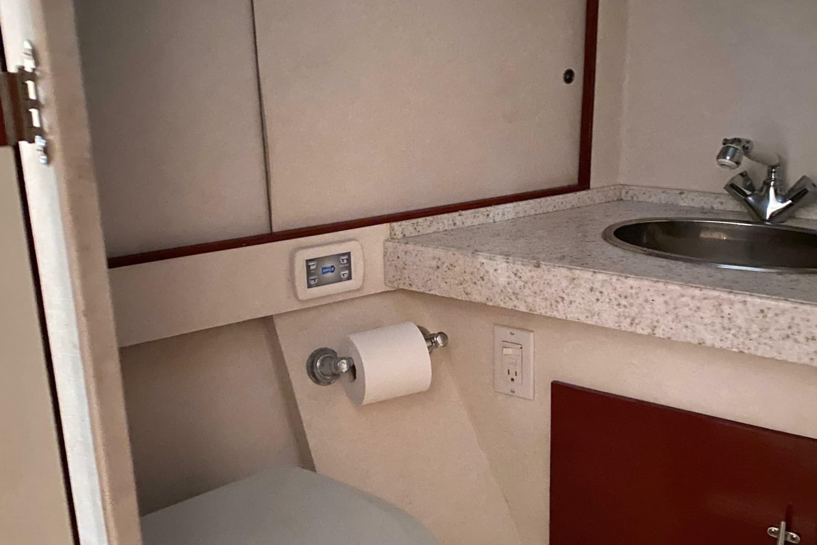 1973 Chris-Craft 47 Commander - Photo 12