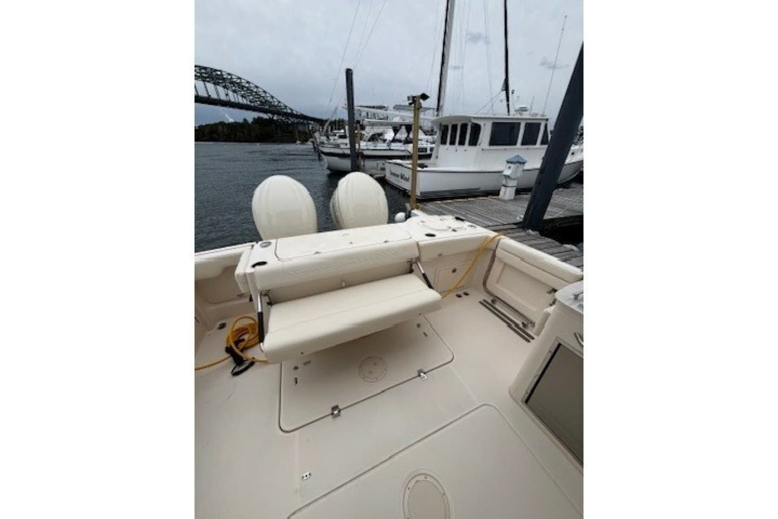 2025 Grady-White Freedom 325 - Photo 10