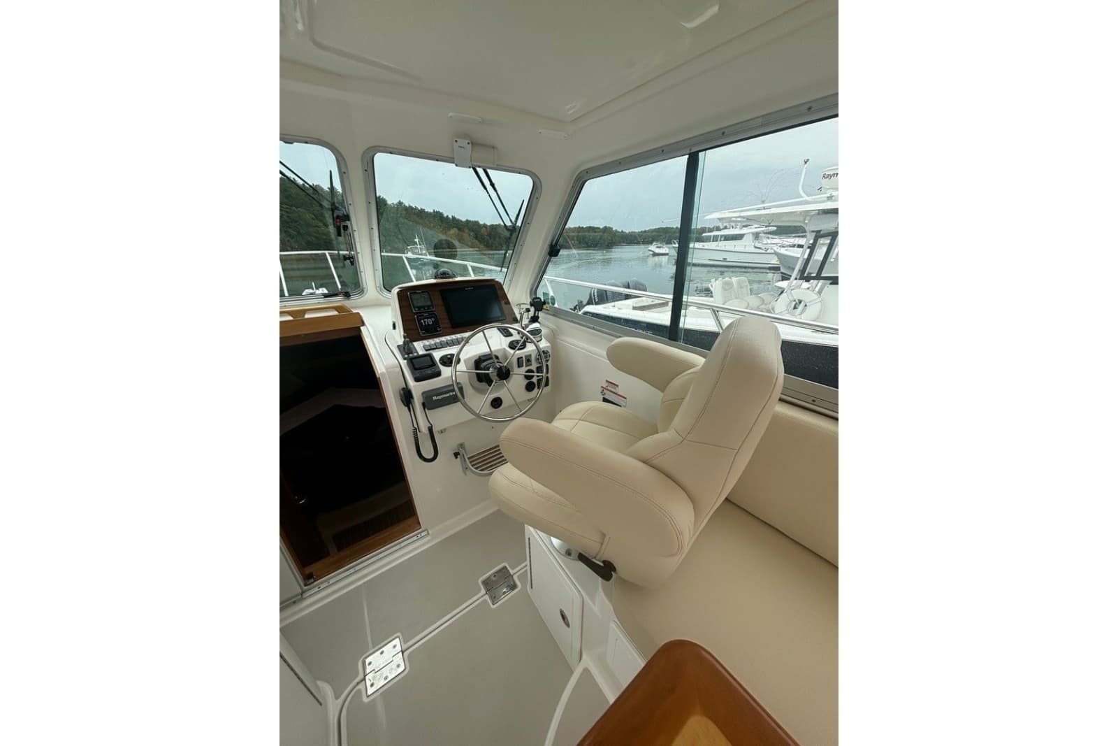 2013 Back Cove 30 - Photo 8