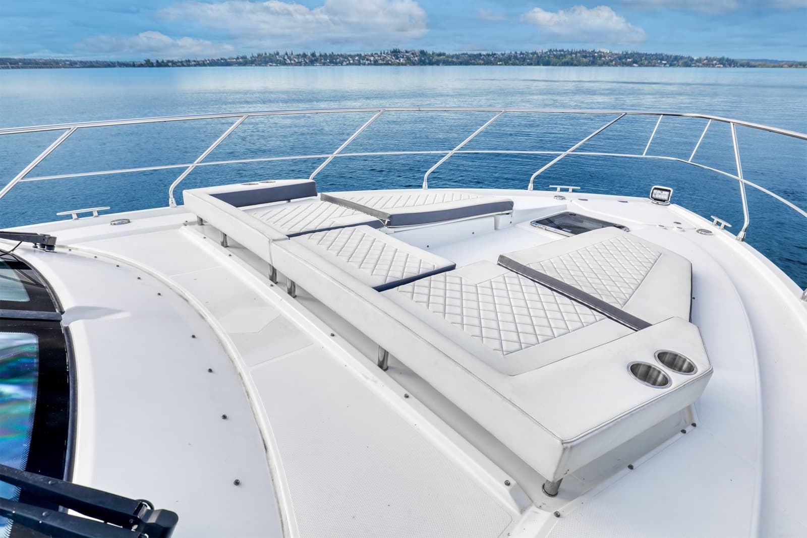 2018 Cruisers Yachts 54 Cantius - Photo 19