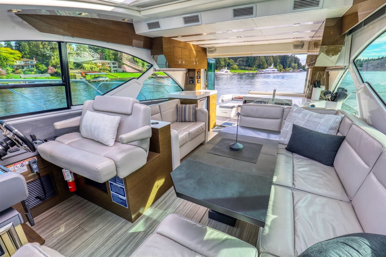 2018 Cruisers Yachts 54 Cantius - Photo 14