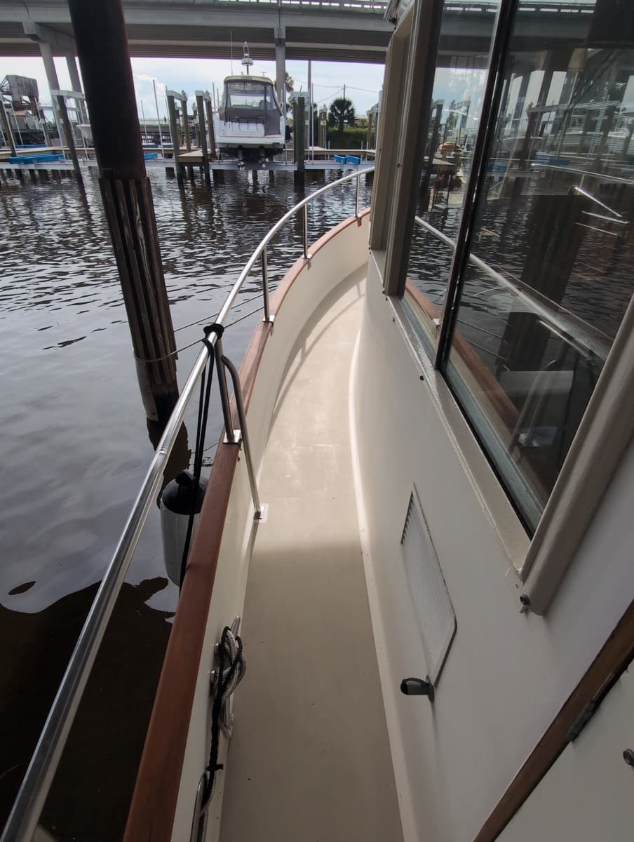 1990 Grand Banks 36 Classic - Photo 13