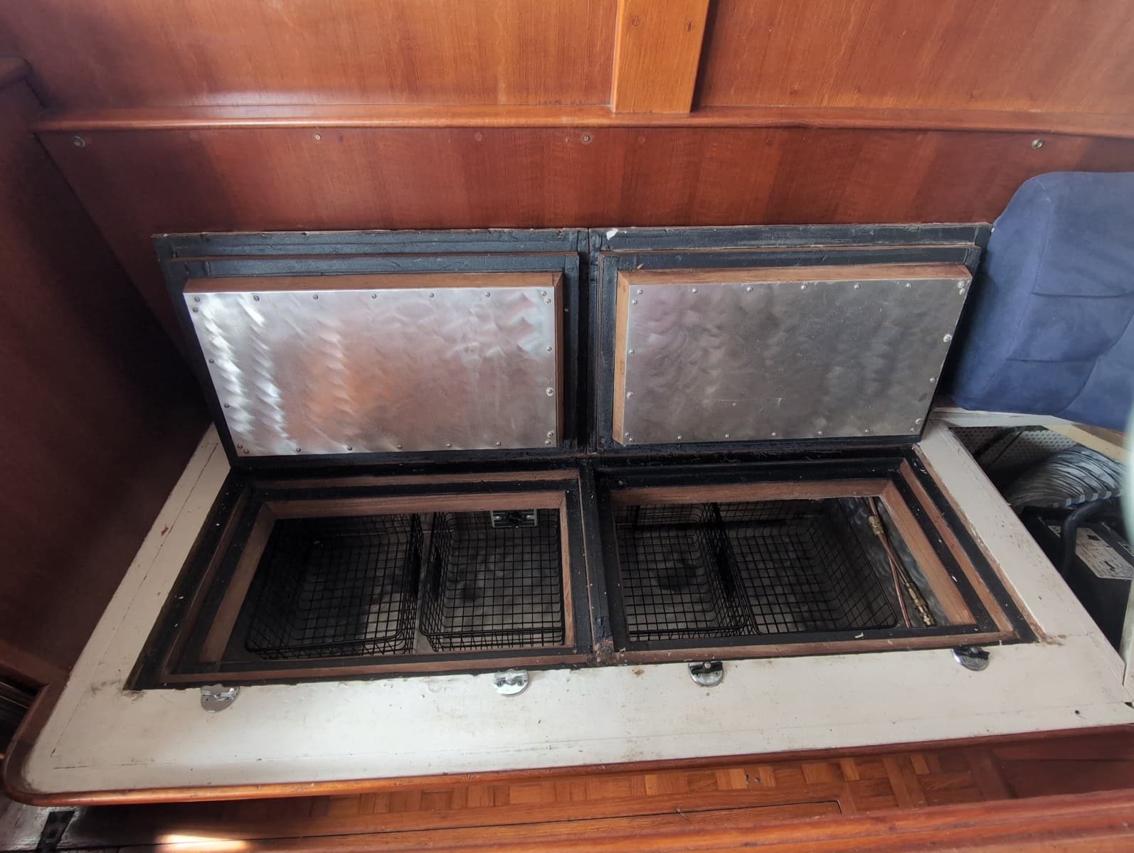 1990 Grand Banks 36 Classic - Photo 31