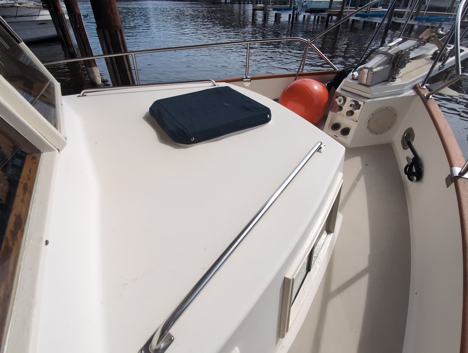 1990 Grand Banks 36 Classic - Photo 21