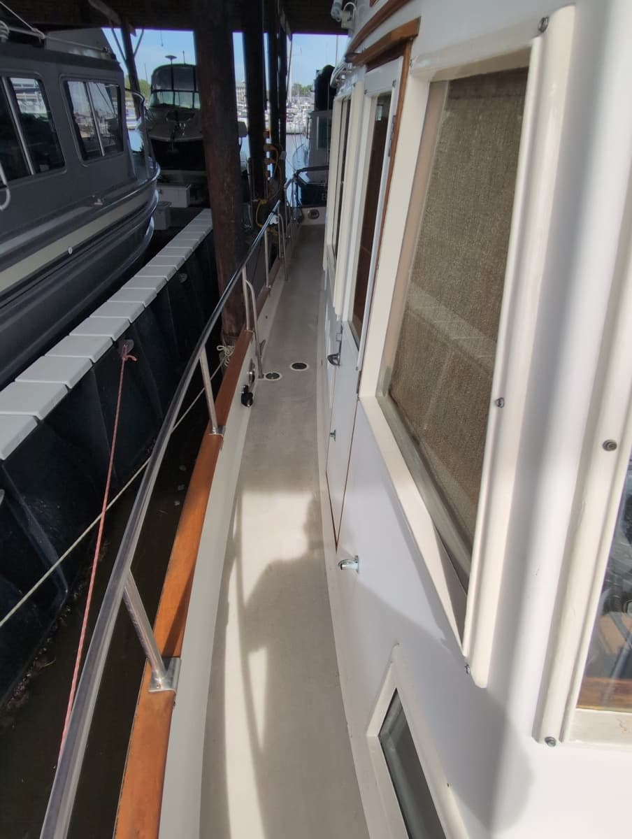 1990 Grand Banks 36 Classic - Photo 24