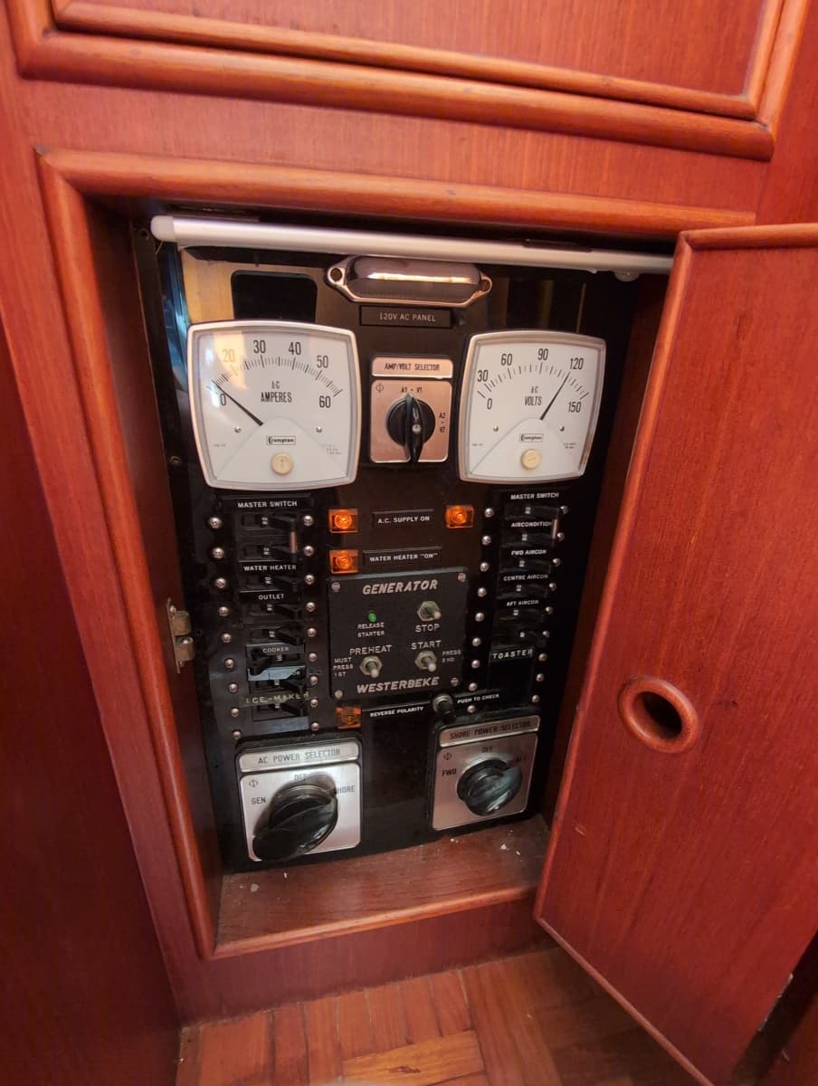 1990 Grand Banks 36 Classic - Photo 46