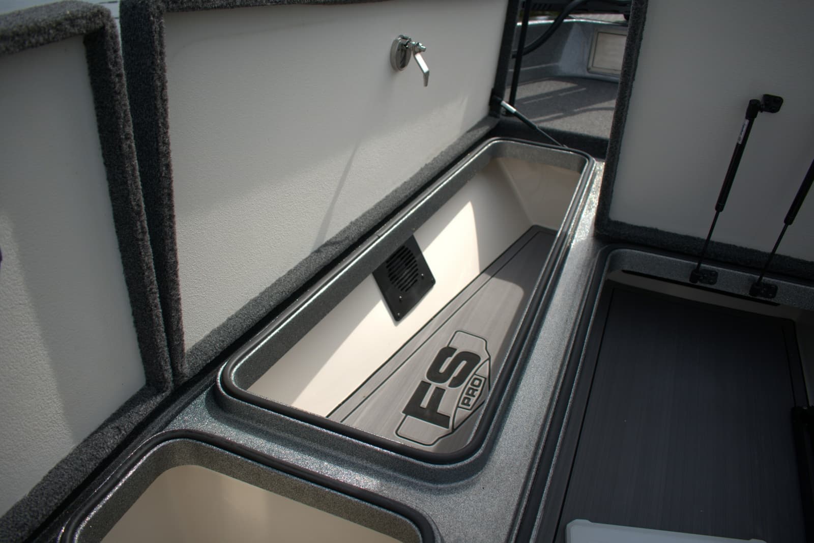 2023 Ranger 622FS Pro - Photo 14