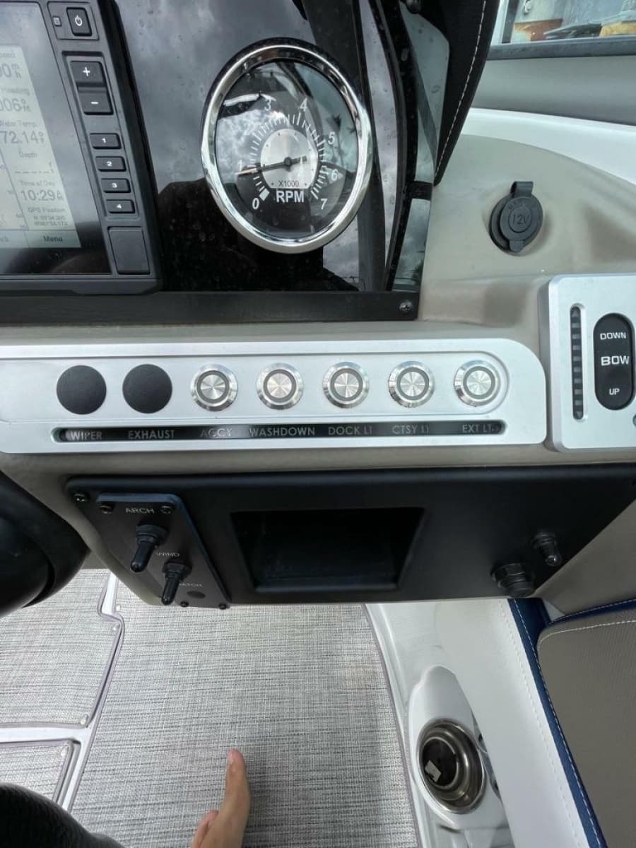 2021 Crownline 270 XSS - Photo 15